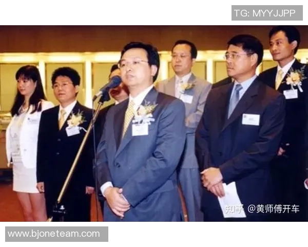 深圳足球队逆袭之路：从低谷到冠军赛的辉煌蜕变与奋斗历程